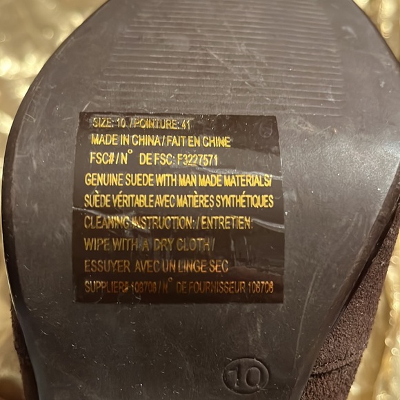 Brown suede, brown patent trim - Picture 5 of 8